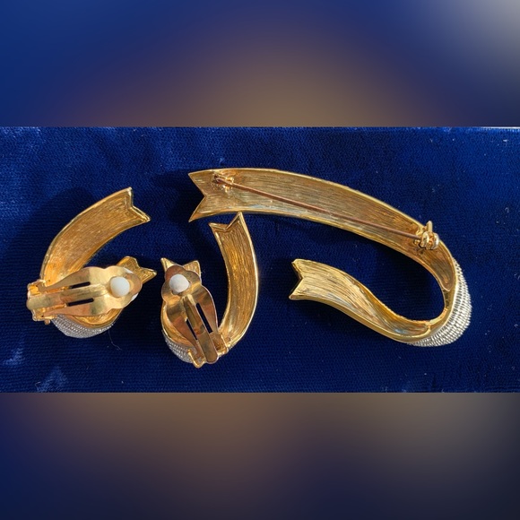 Vintage Brooch Earrings Parure Unmarked Costume Jewelry - Picture 2 of 2